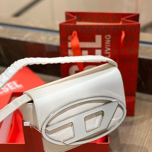 Diesel New White Leather Stylist Daily Use Hand-Bag DZ-4445-WBG