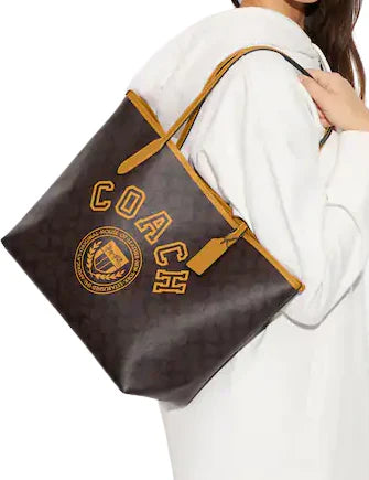 Coach New Black City Tote In Signature Canvas Stylist Daily Use Hand-Bag CO-4441-WBG