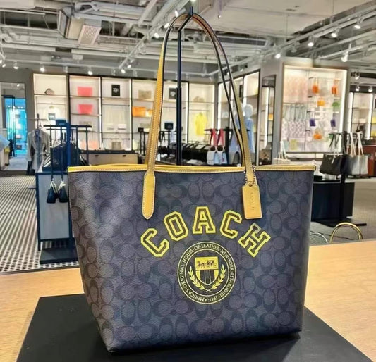 Coach New Black City Tote In Signature Canvas Stylist Daily Use Hand-Bag CO-4441-WBG